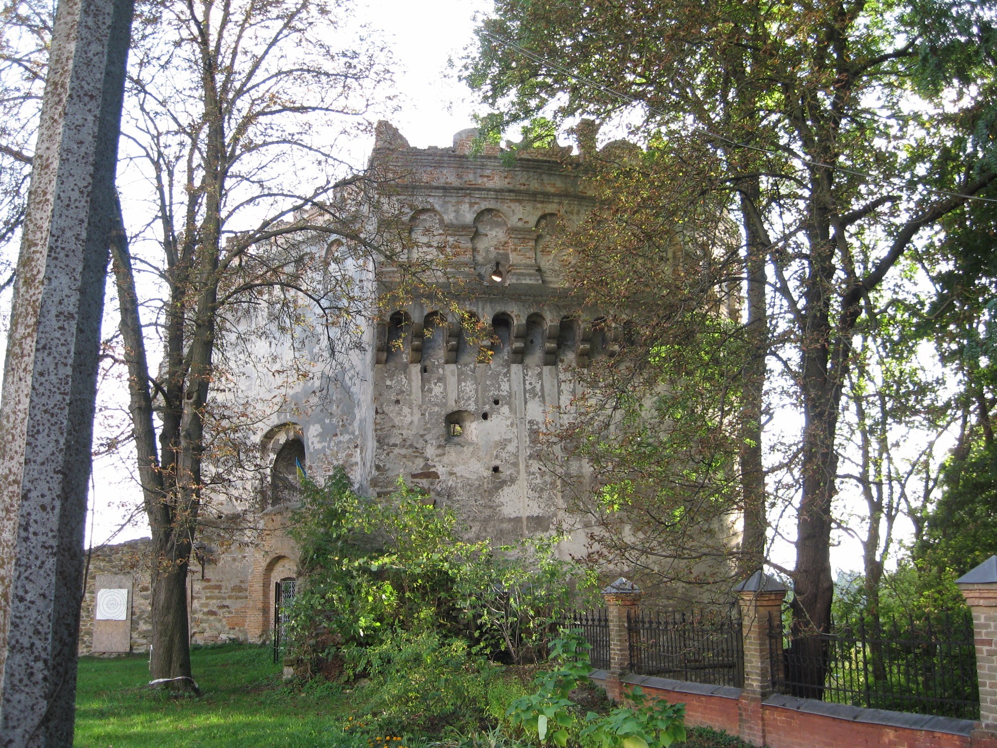 Угловая башня Острожского замка