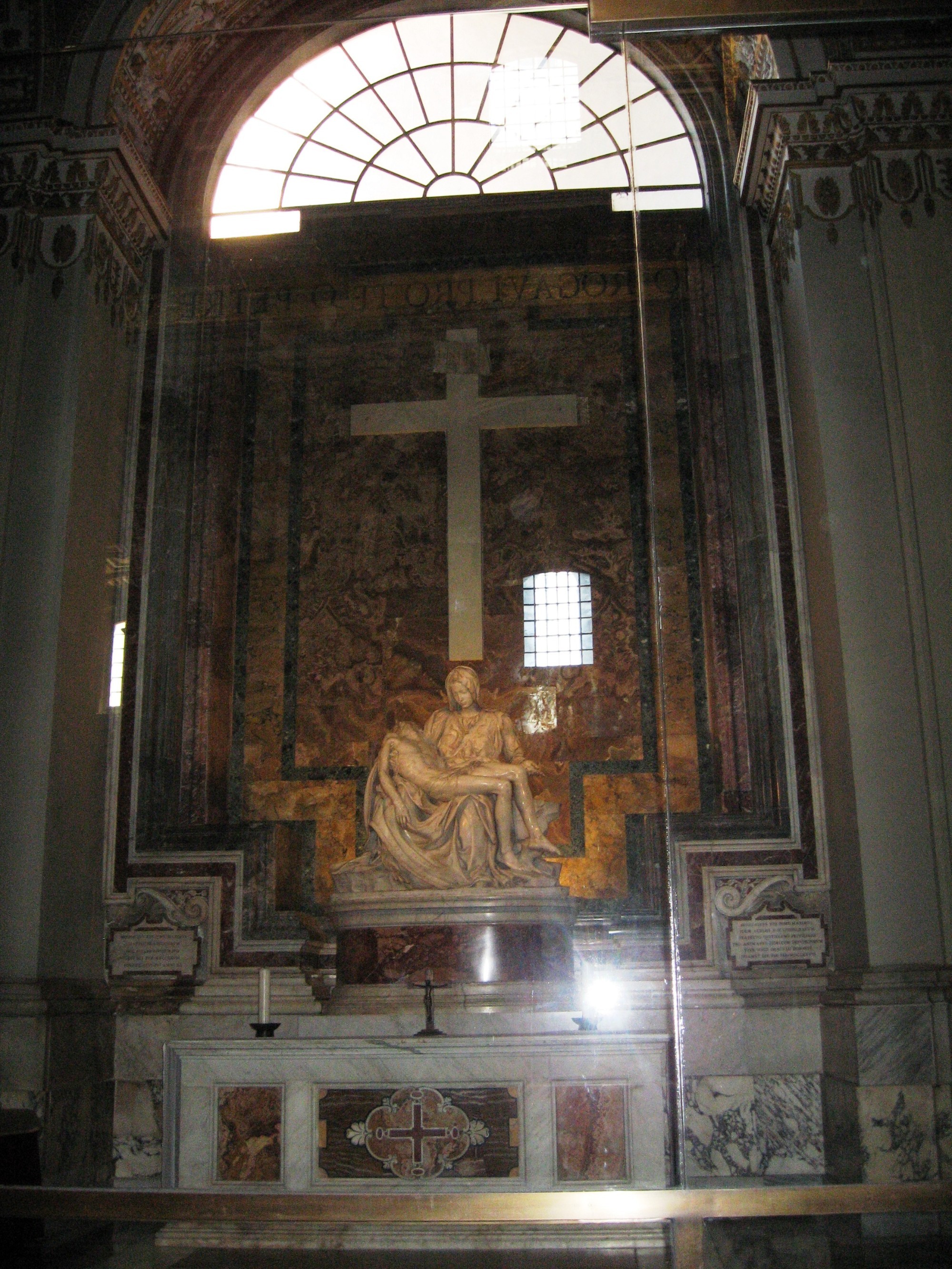 Пьета Микелеанджело в Соборе Святого Петра