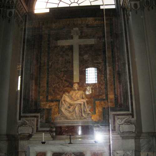 Пьета Микелеанджело в Соборе Святого Петра
