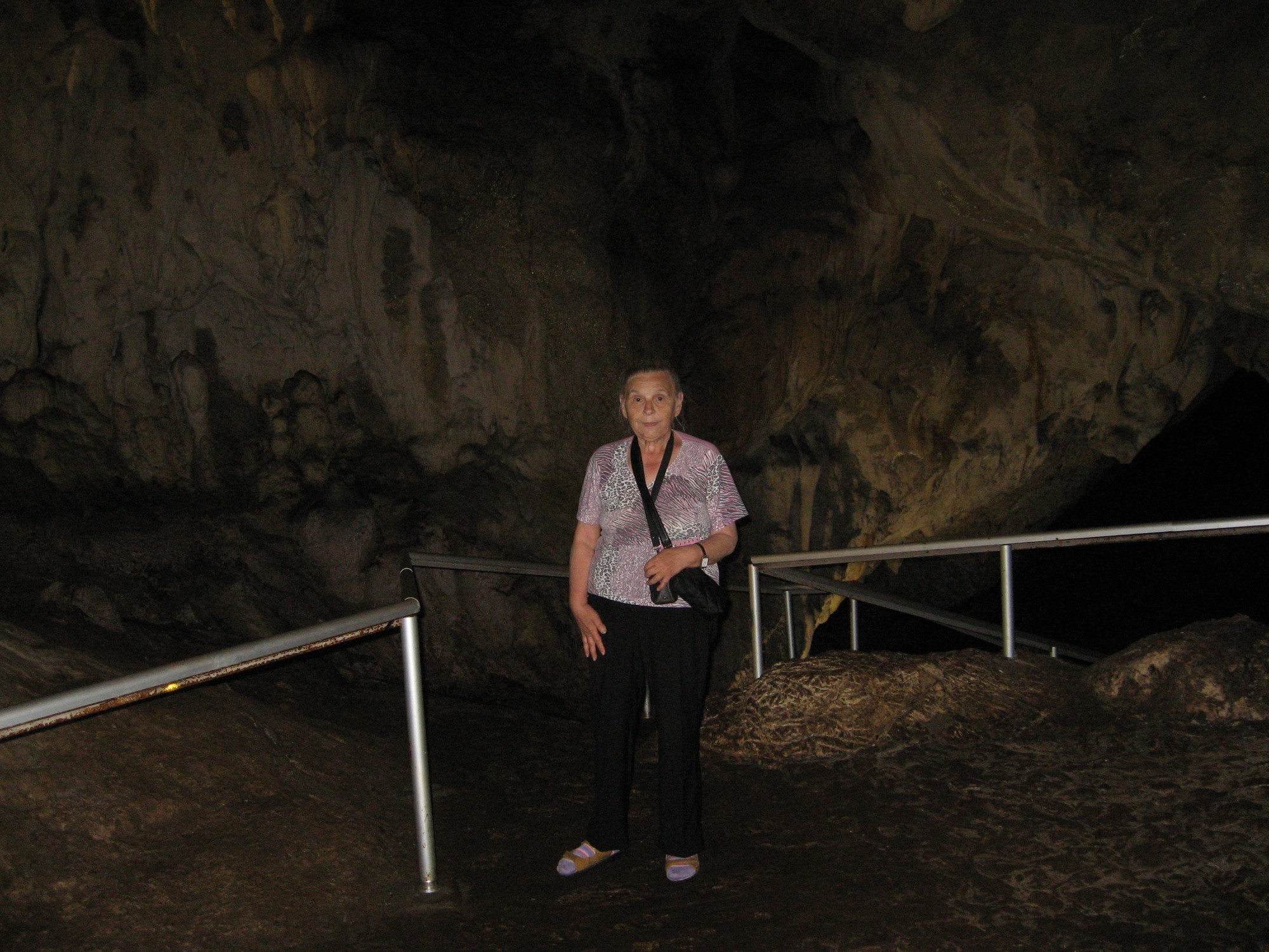 Пещера Врело. чем дальше, тем темнее.