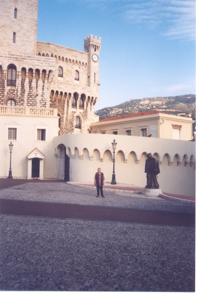 Монако. Во дворе княжеского замка