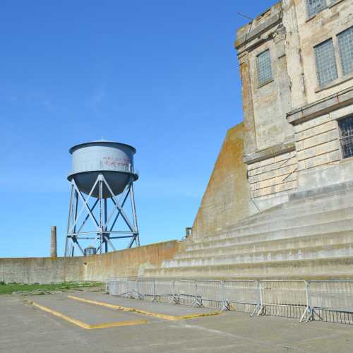 Алькатрас, США