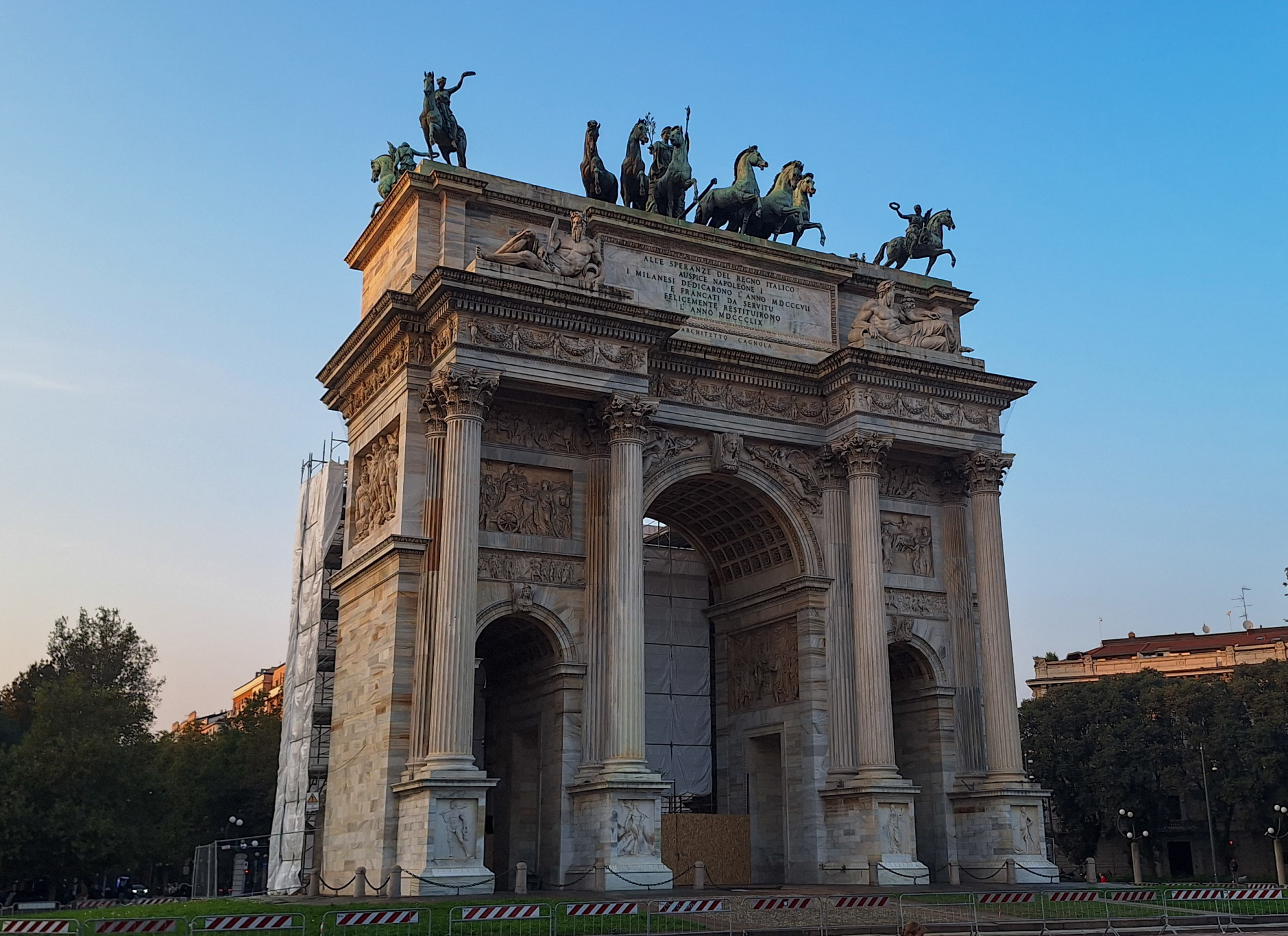 Arco della Pace, Италия