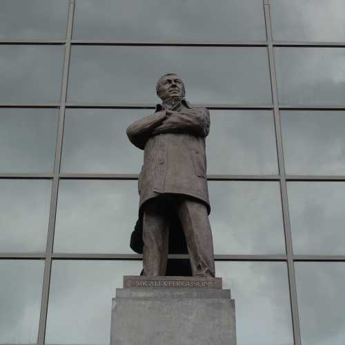 Sir Alex Ferguson statue photo