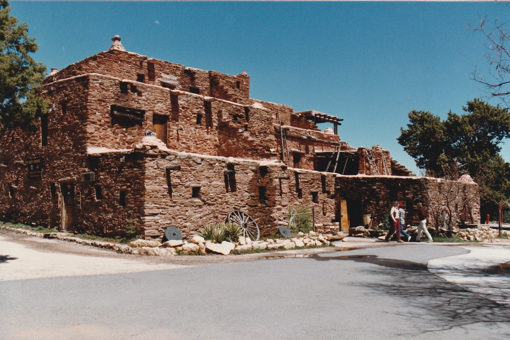 Hopi house, Gd Canyon