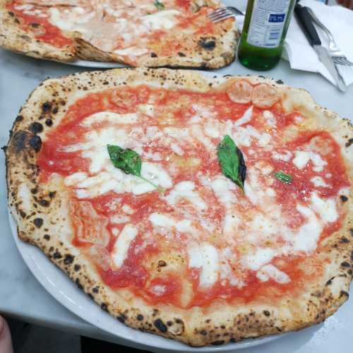 L'antica pizzeria da Michele- Eat, pray, love