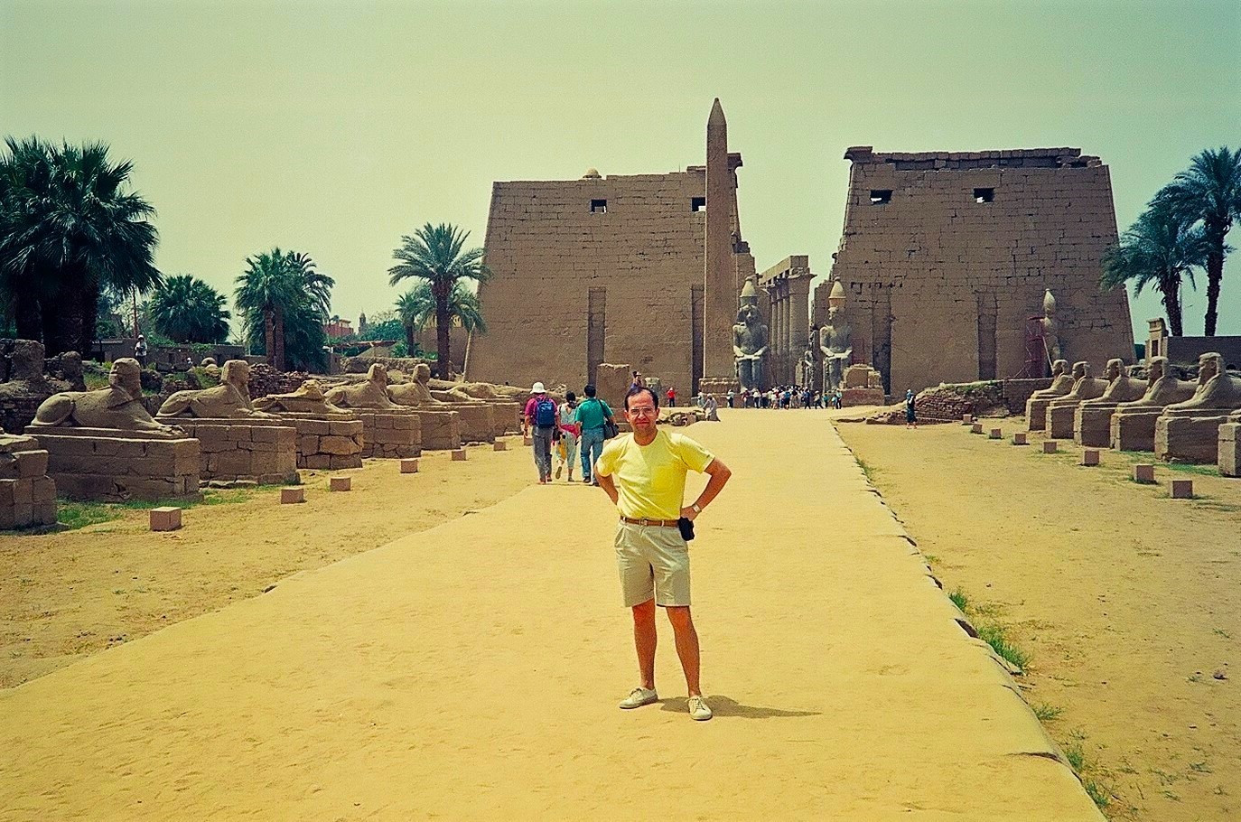 AVENIDA DE LAS ESFINGES Y TEMPLO DE LUXOR