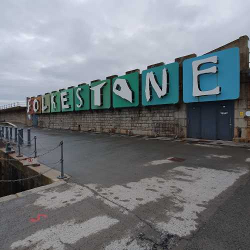 Folkestone Harbor Arm, Великобритания