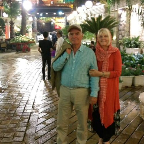 Up the mountain in north Tehran full of beautiful restaurants <br/>
