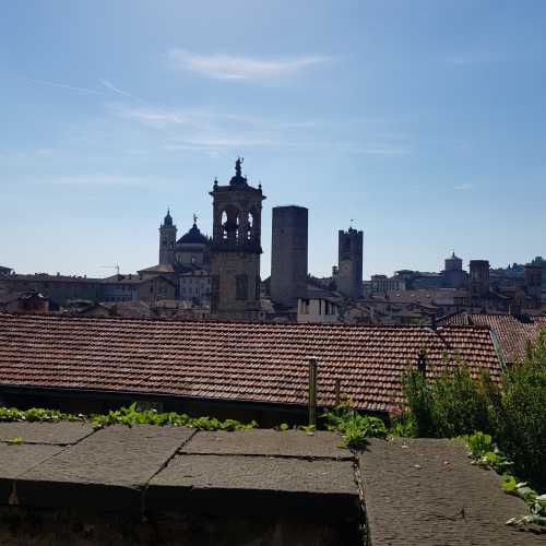 Вид на город с крыши замка