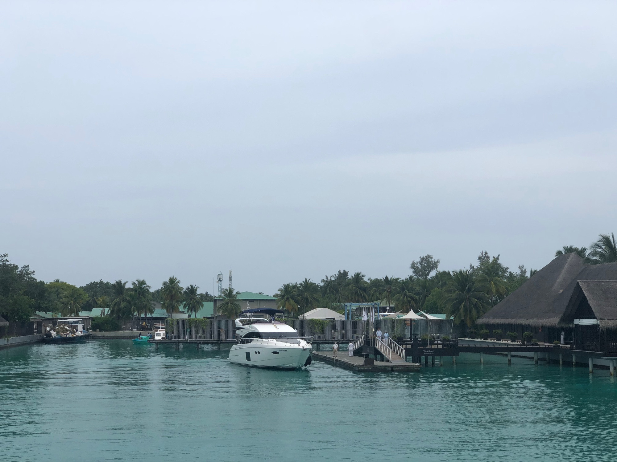 Reethi Rah (North Male Atoll), Мальдивские о-ва