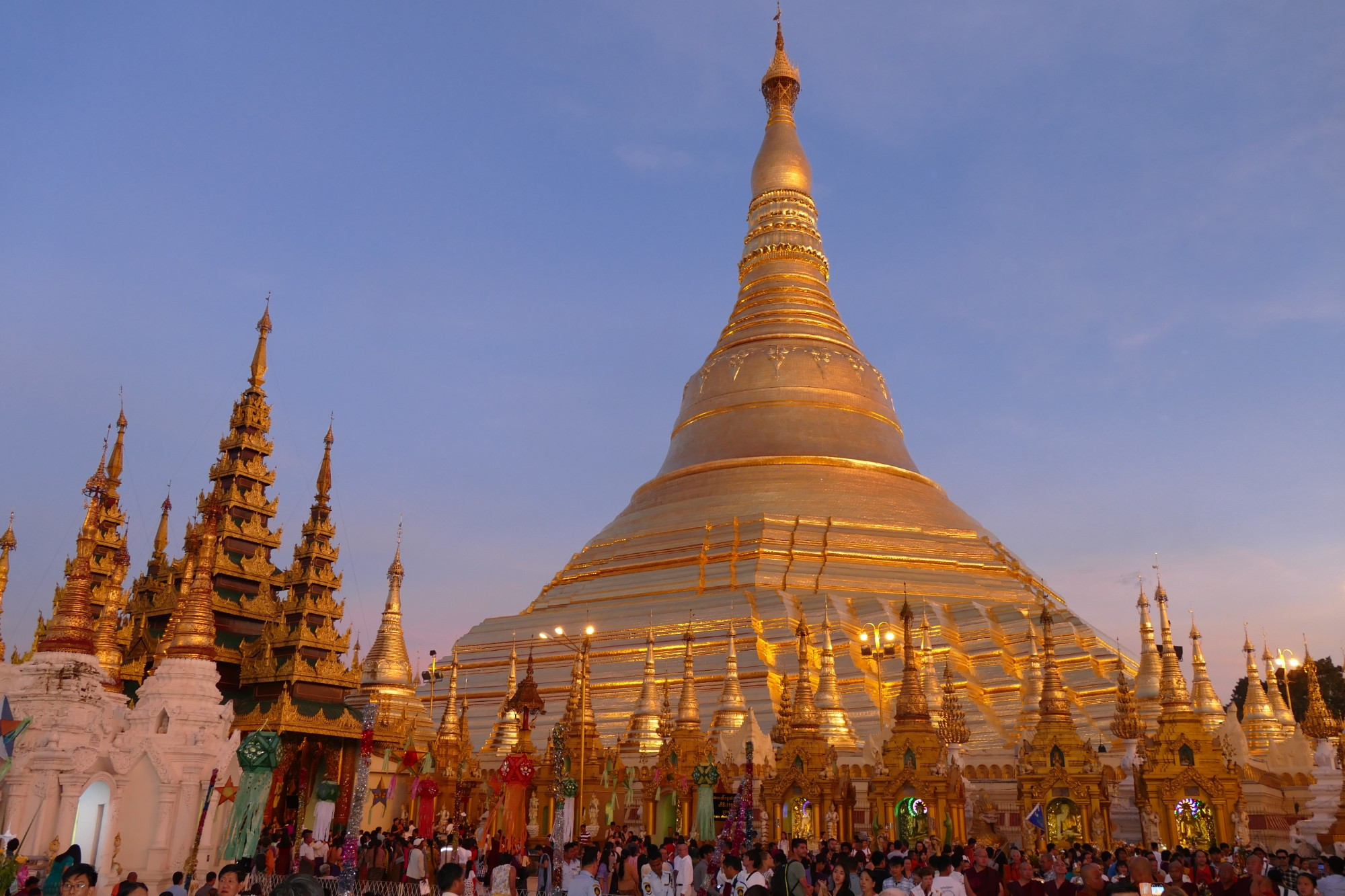 La pagode shwedagon à Yangon