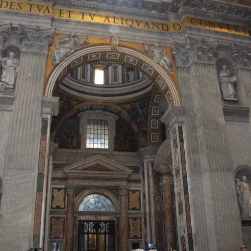Базилика Святого Петра, Италия