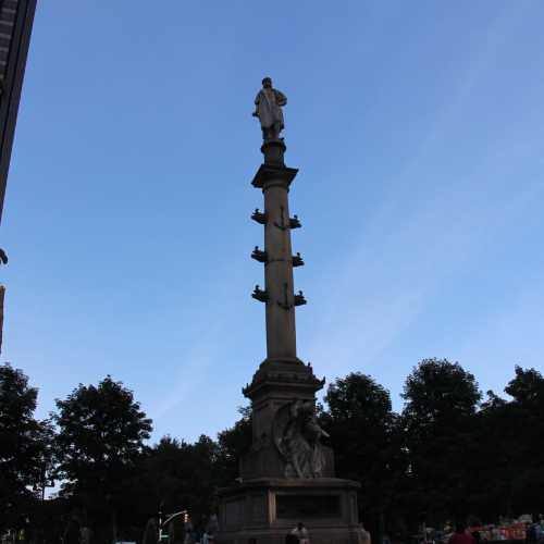 Columbus Statue photo