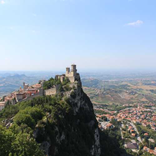 Первая башня, San Marino