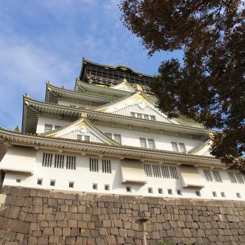 Замок в Осаке, Япония