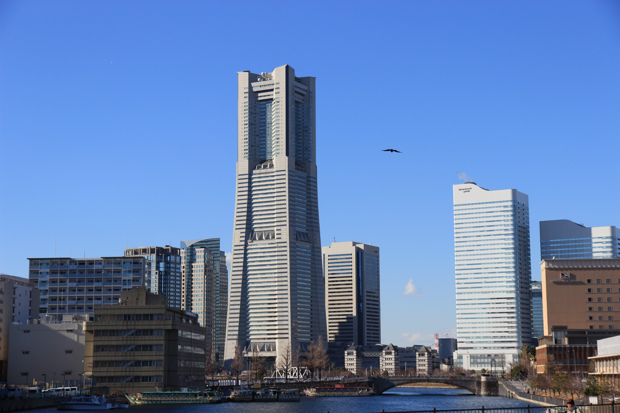 Yokohama Landmark Tower, Япония