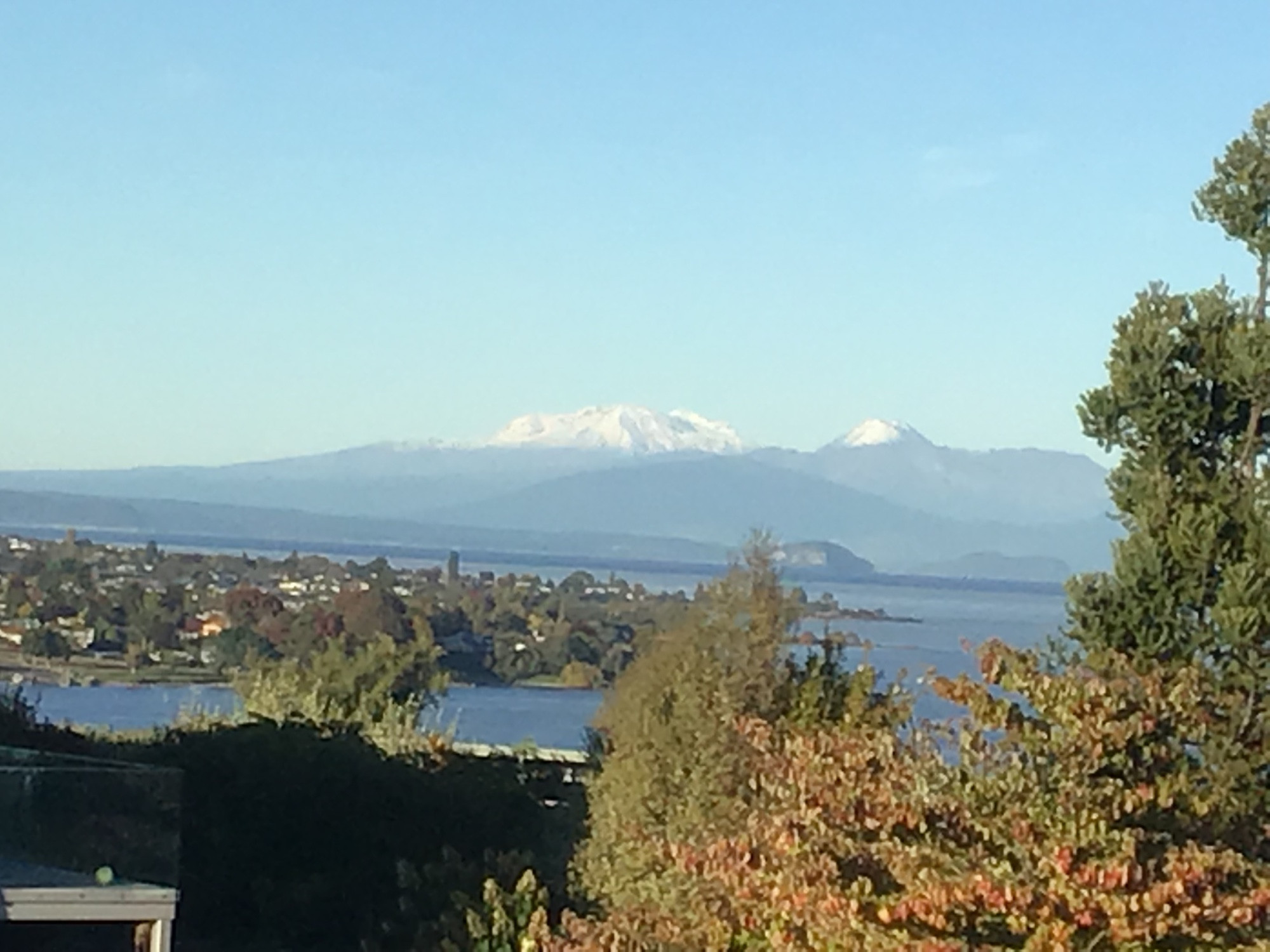 Lake Taupo with Ruapehu and Ngarahoe in the background. 