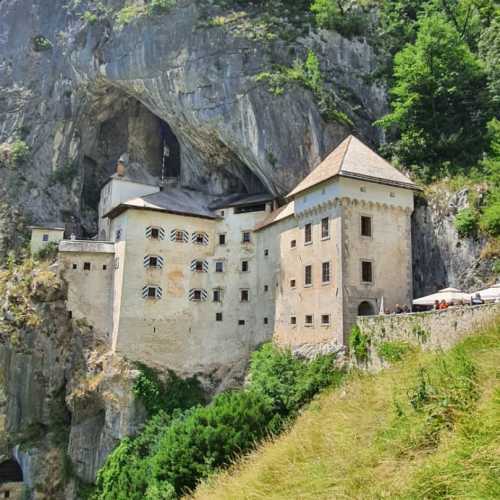 Predjama Castle, Словения