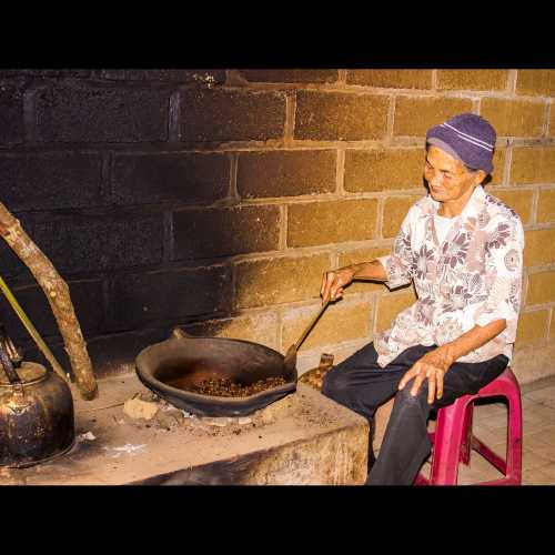 Денпасар, Индонезия