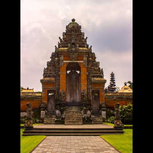 Денпасар, Индонезия