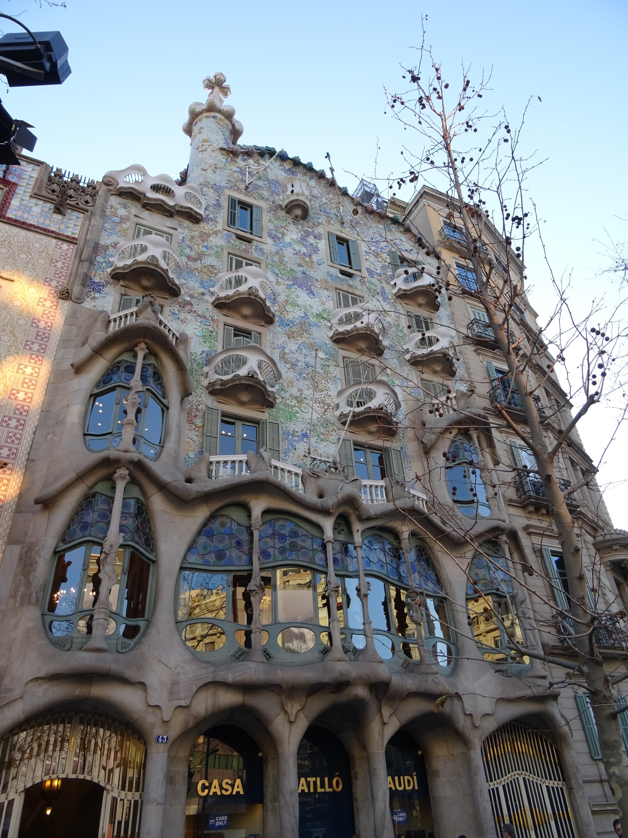 Barcelona<br/>
Casa Batllo