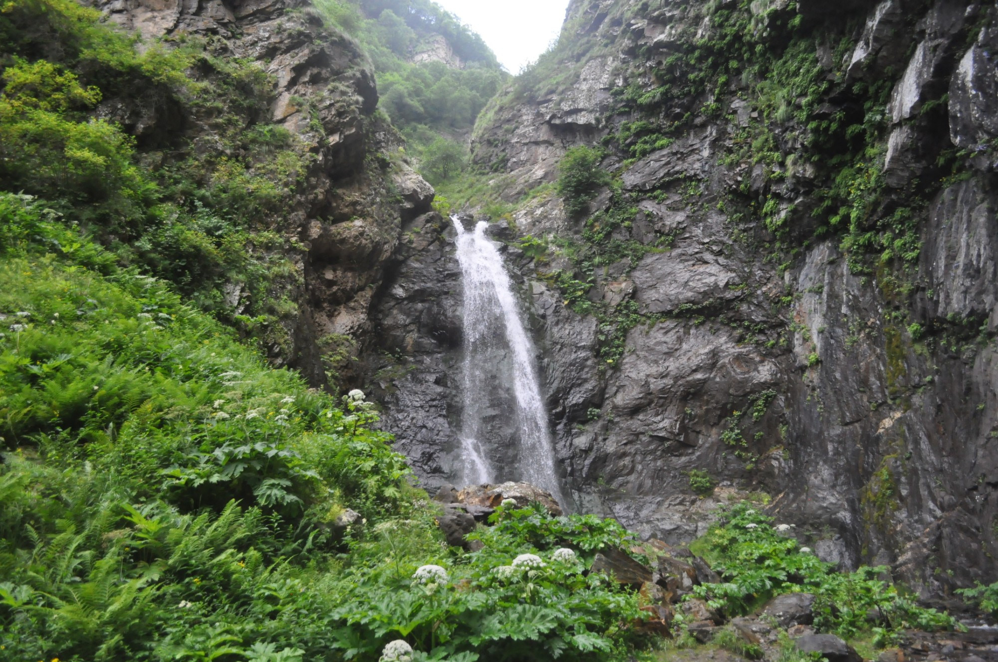 Gveleti waterfall (small, Грузия