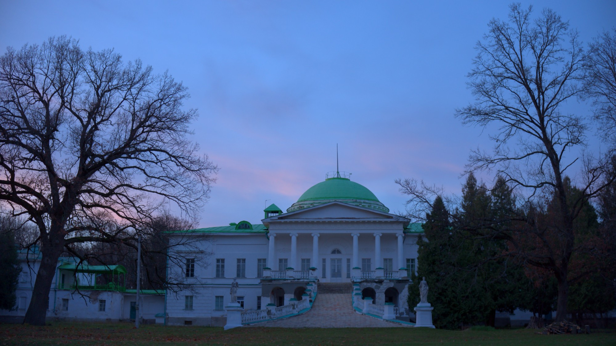 Палац Галаганів, Украина