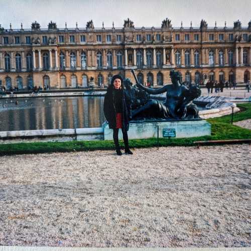 VERSAILLES 