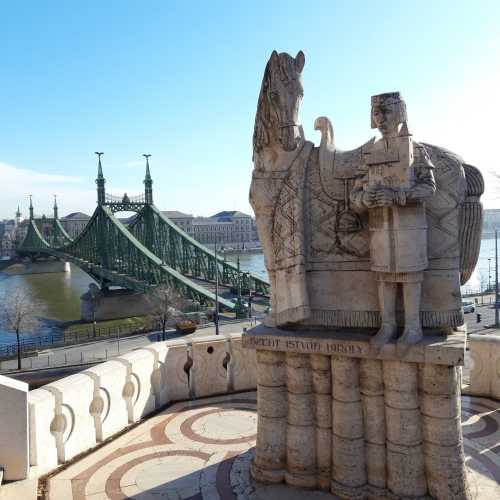 Памятник Св. Иштвану и Мост Свободы, г. Будапешт