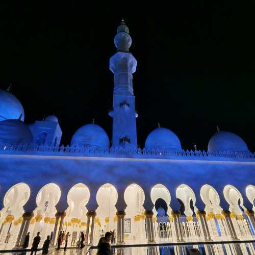 Абу-Даби, О.А.Э.