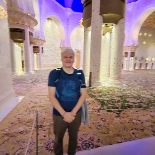 Абу-Даби, О.А.Э.