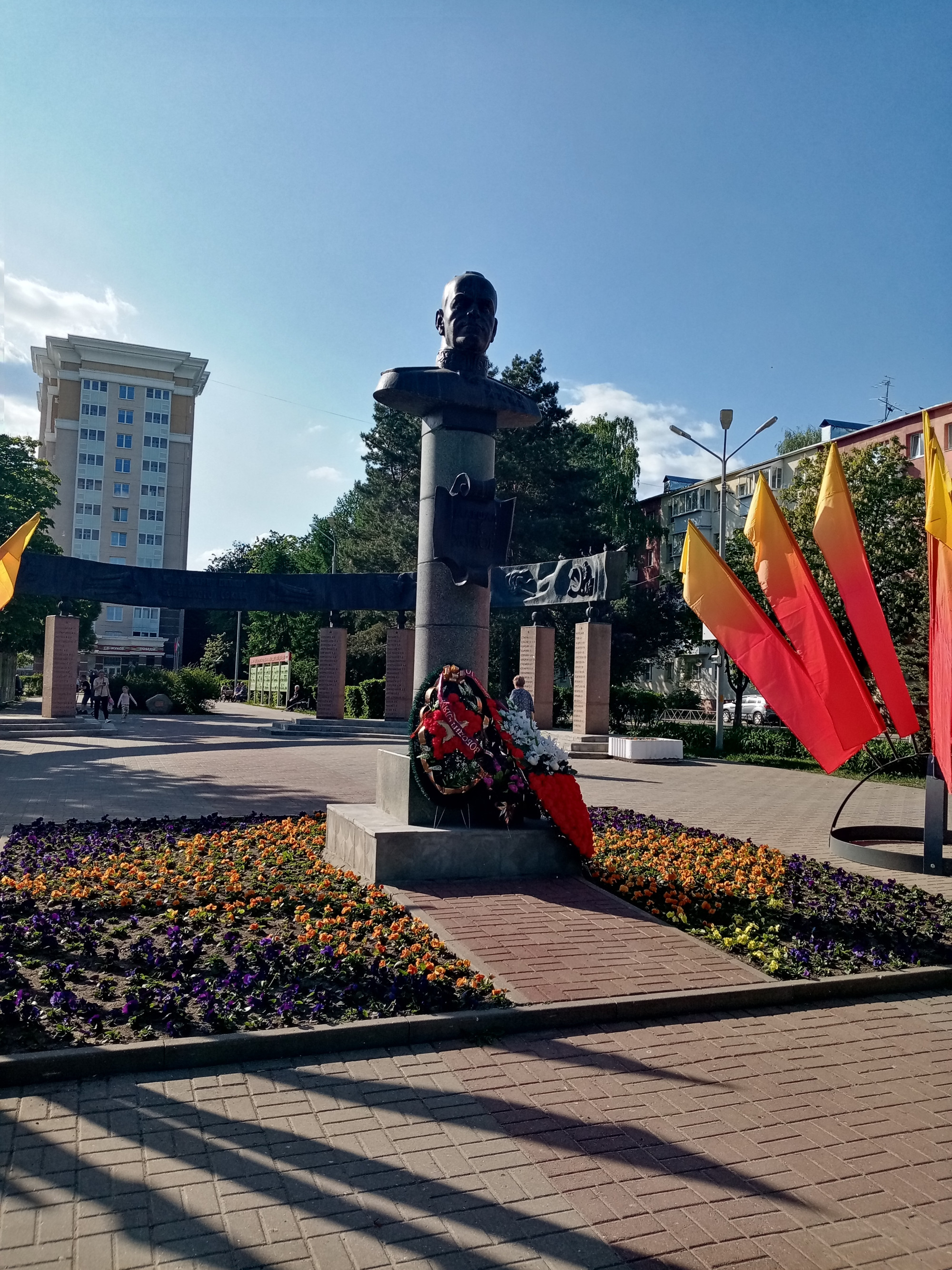 Памятник Жукову, Россия