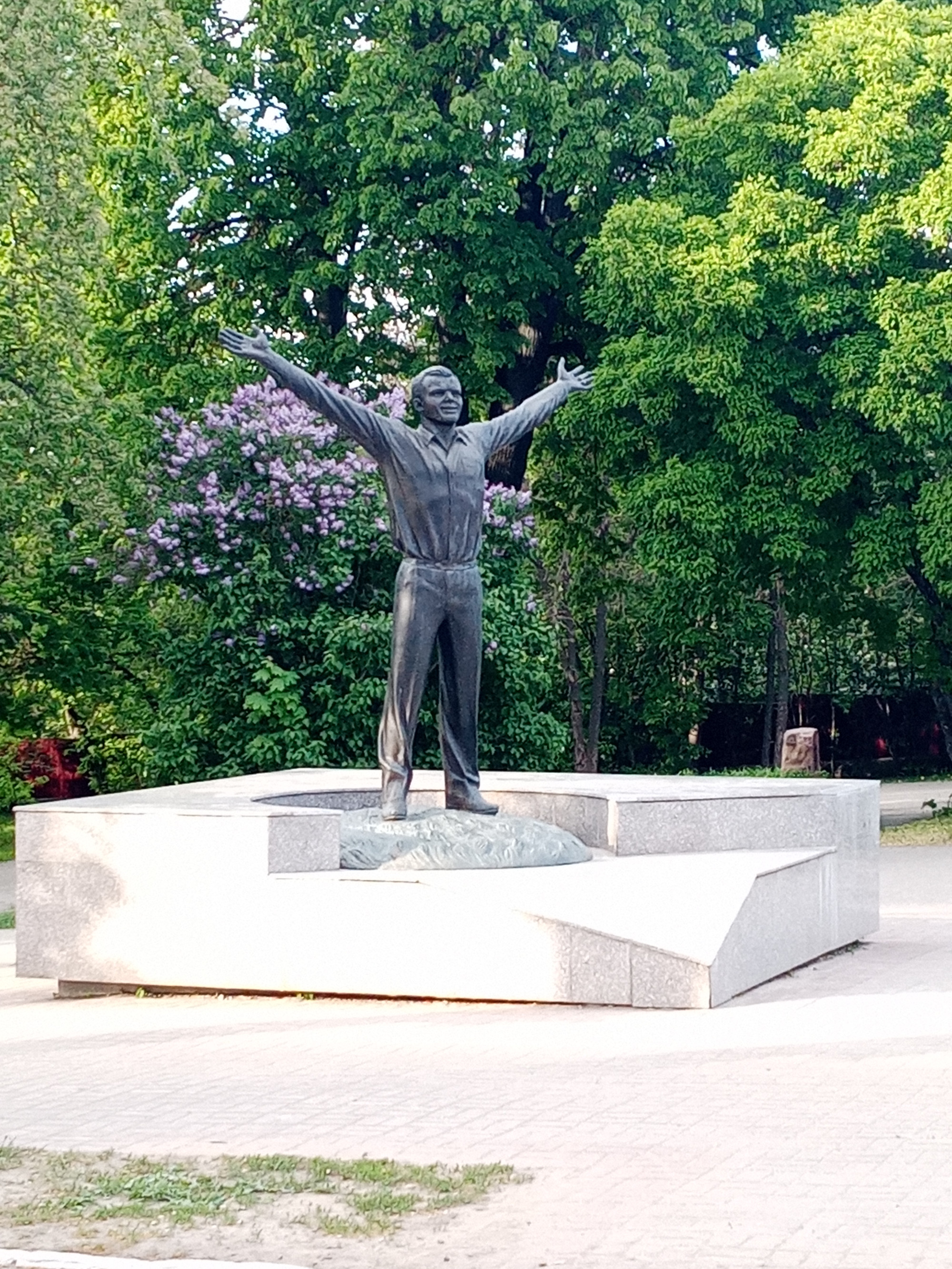 Статуя Юрия Гагарина, Россия