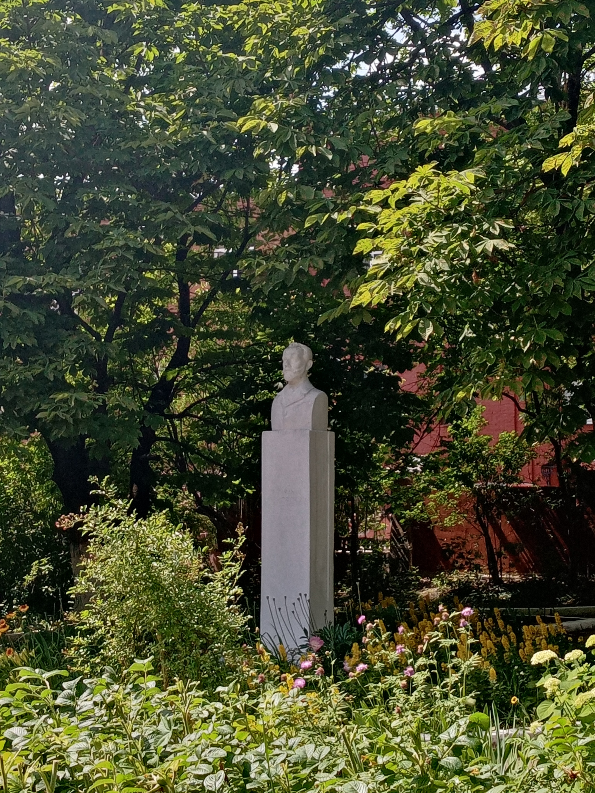 Памятник Чайковскому, Russia