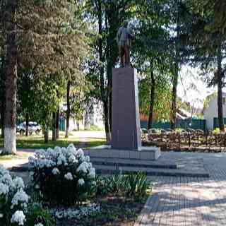 Памятник Ленину photo