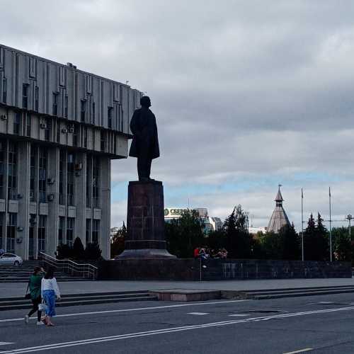 Statue of Vladimir Lenin