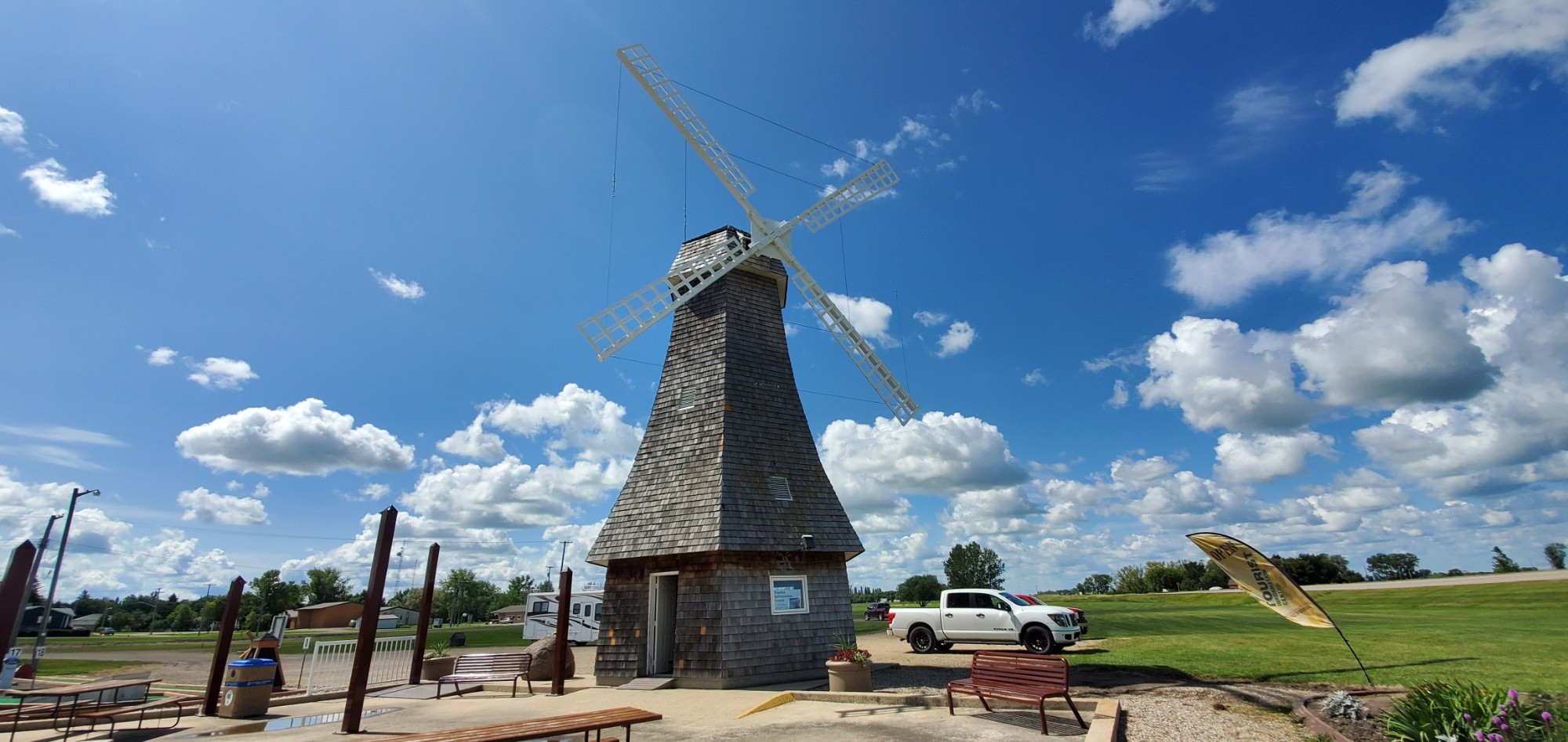 Holland, Canada