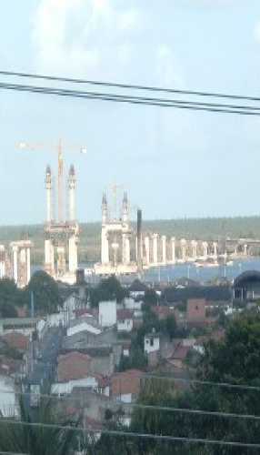 Ponte em construção em 2006