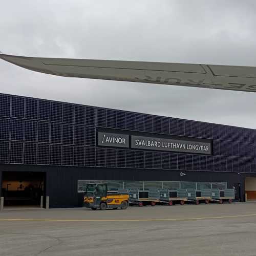 LYR Airport, Norway