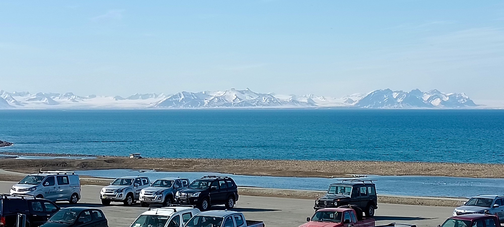 LYR Airport, Норвегия