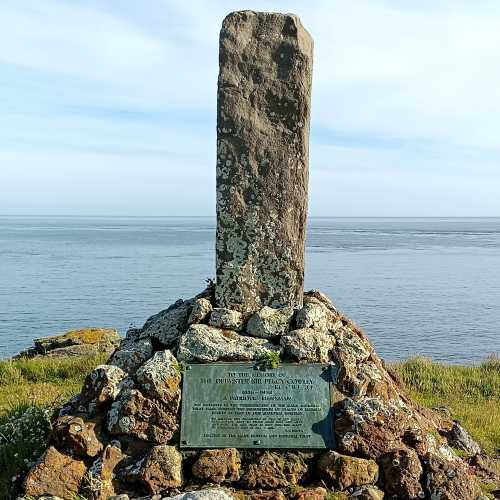 Sir Percy Cowley Memorial, Мэн о-в