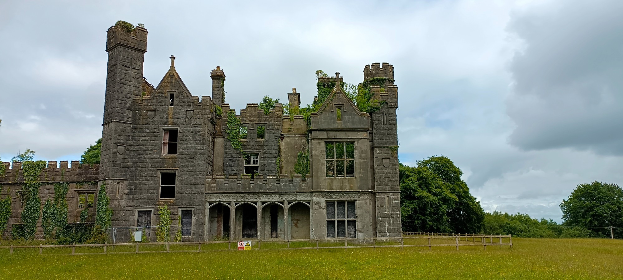 Saunderson Castle, Ireland