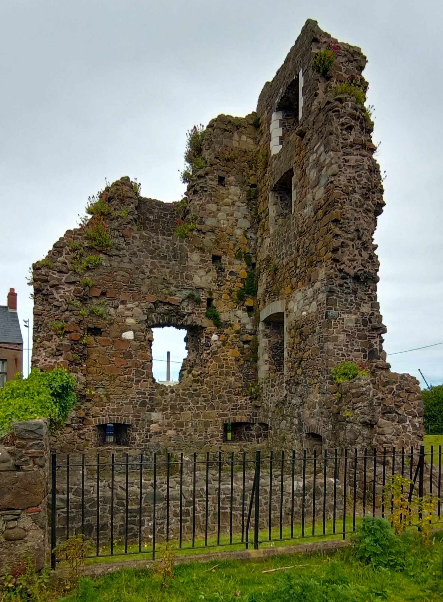 Olderfleet Castle, Великобритания