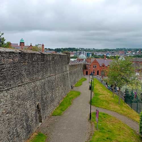 The Wall, Великобритания