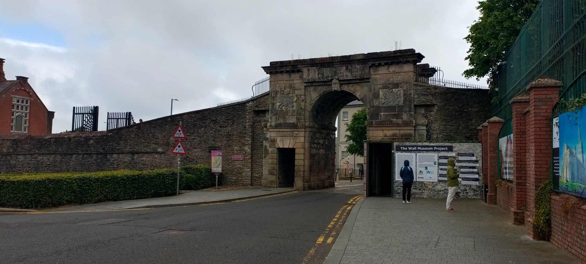 Bishop Gate, Великобритания