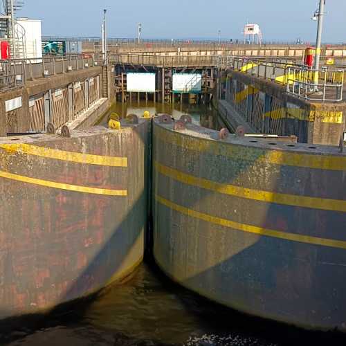 Cardiff Bay Locks, Великобритания