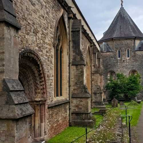 Llandaff Cathedral, Великобритания