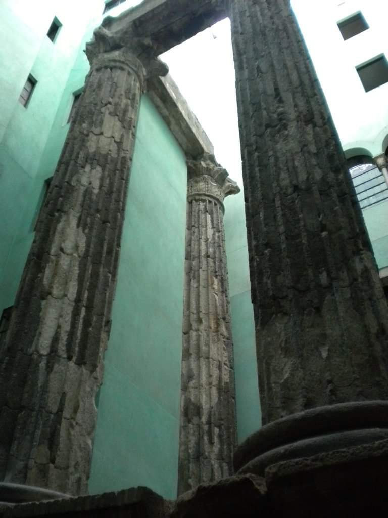 Roman columns 