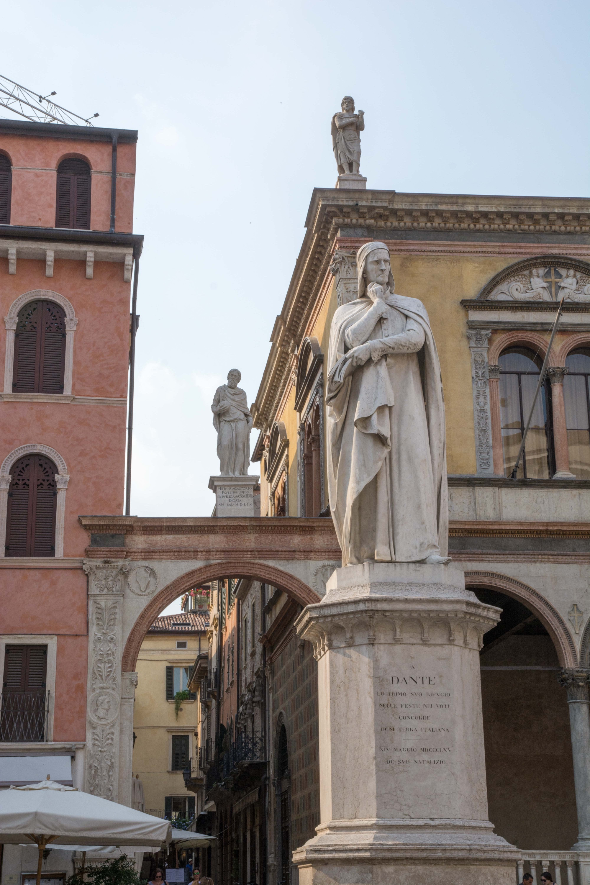 Piazza dei Signori & Dante statue